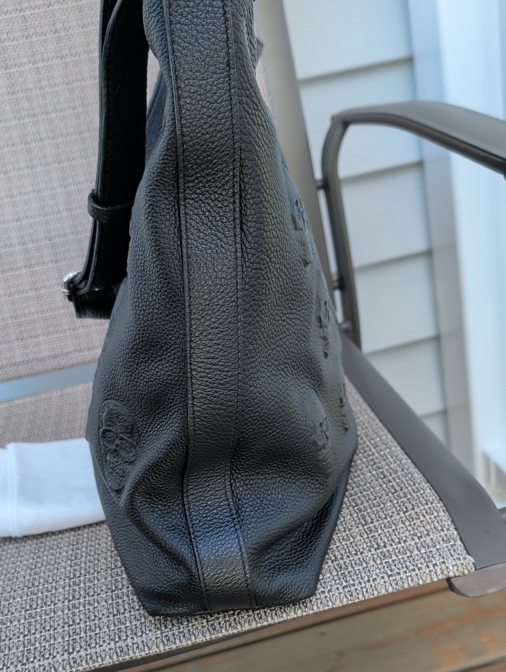 IOpelle Italia Skull Embossed Shoulder/Crossbody Extra Large Hobo (ART 2700) NWT - Picture 4 of 11